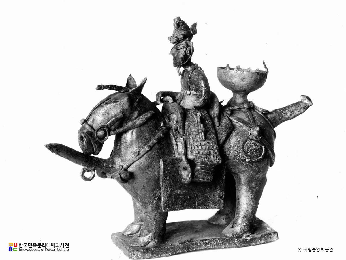 경북 경주 금령총 도제기마인물상 주인상