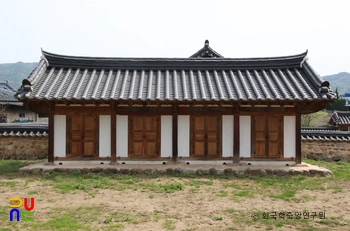 합천 합천향교 중 동무