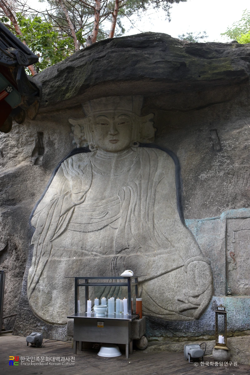 서울 보타사 마애보살좌상