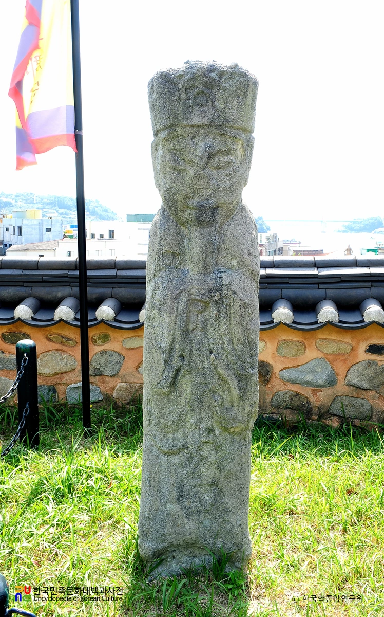 여수 석인 정면