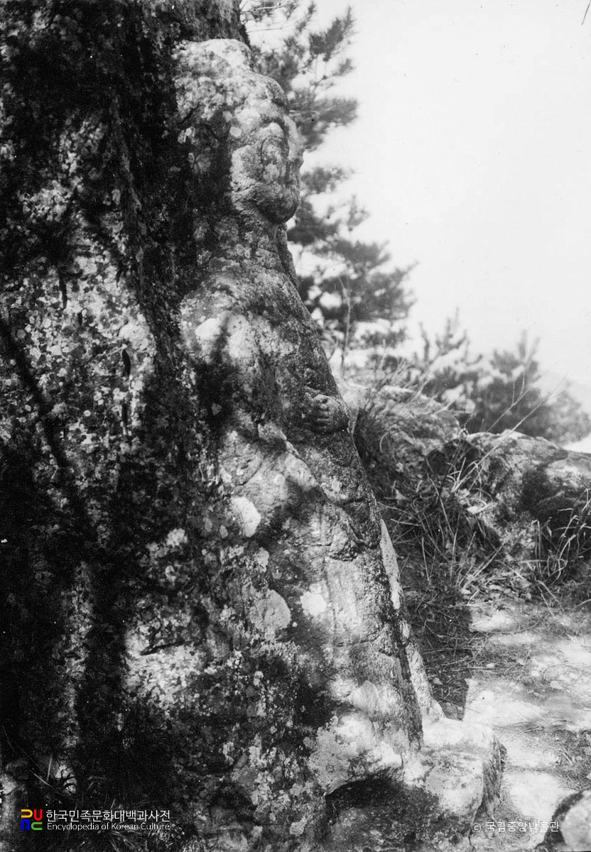 경주 벽도산 석불입상