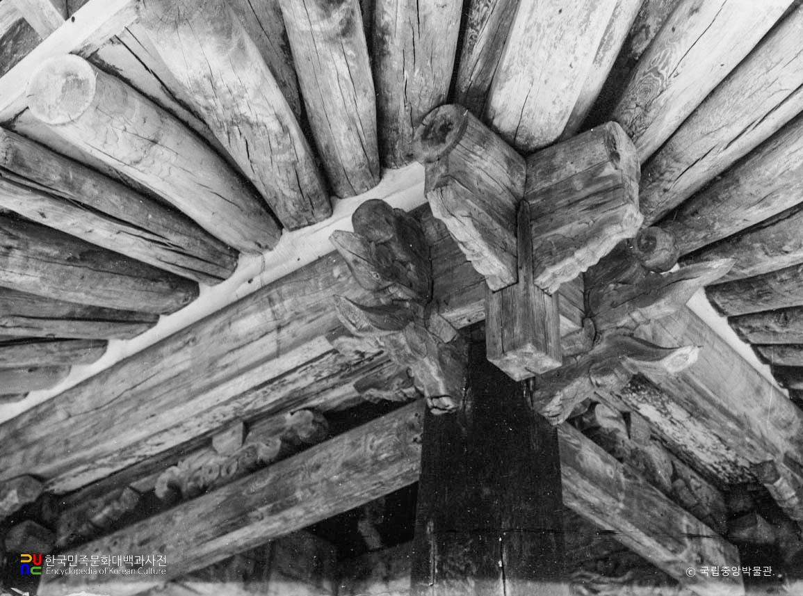 평양 부벽루 외부 가구