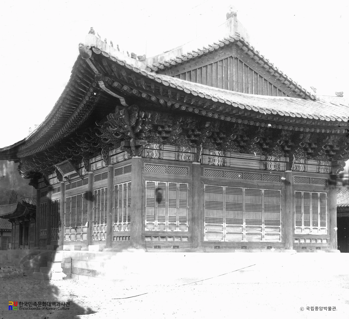 서울 경복궁 사정전 정측면