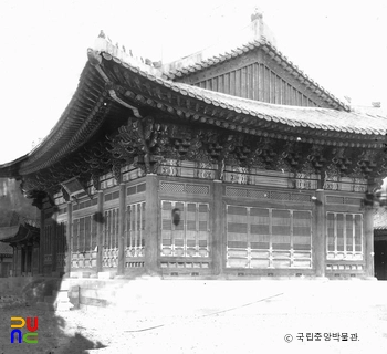 서울 경복궁 사정전 정측면