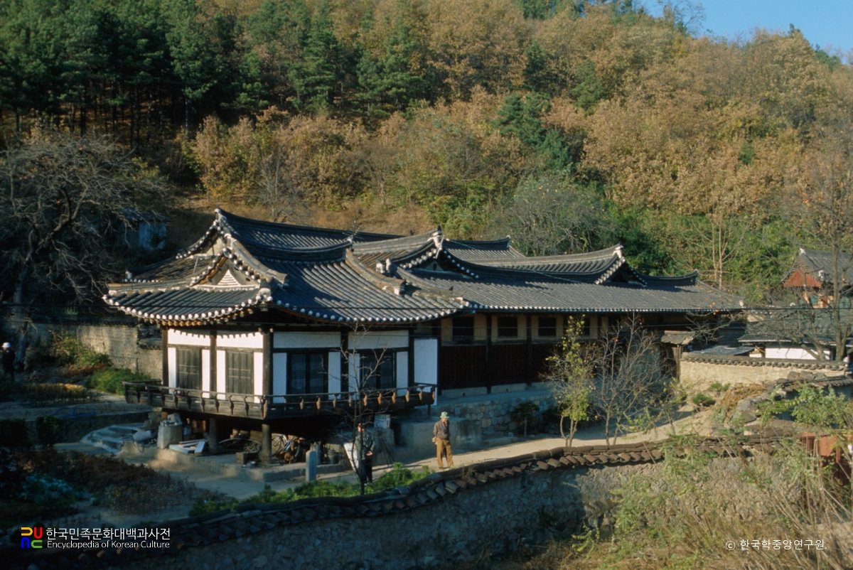 법흥동 고성이씨 탑동파 종택