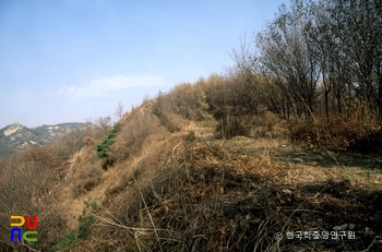 서울 아차산성 능선 전경