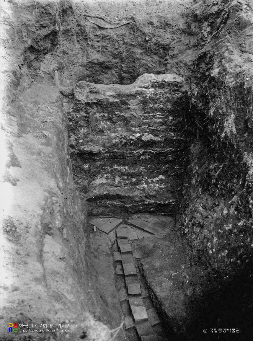 공주 송산리 6호분 전축 배수구