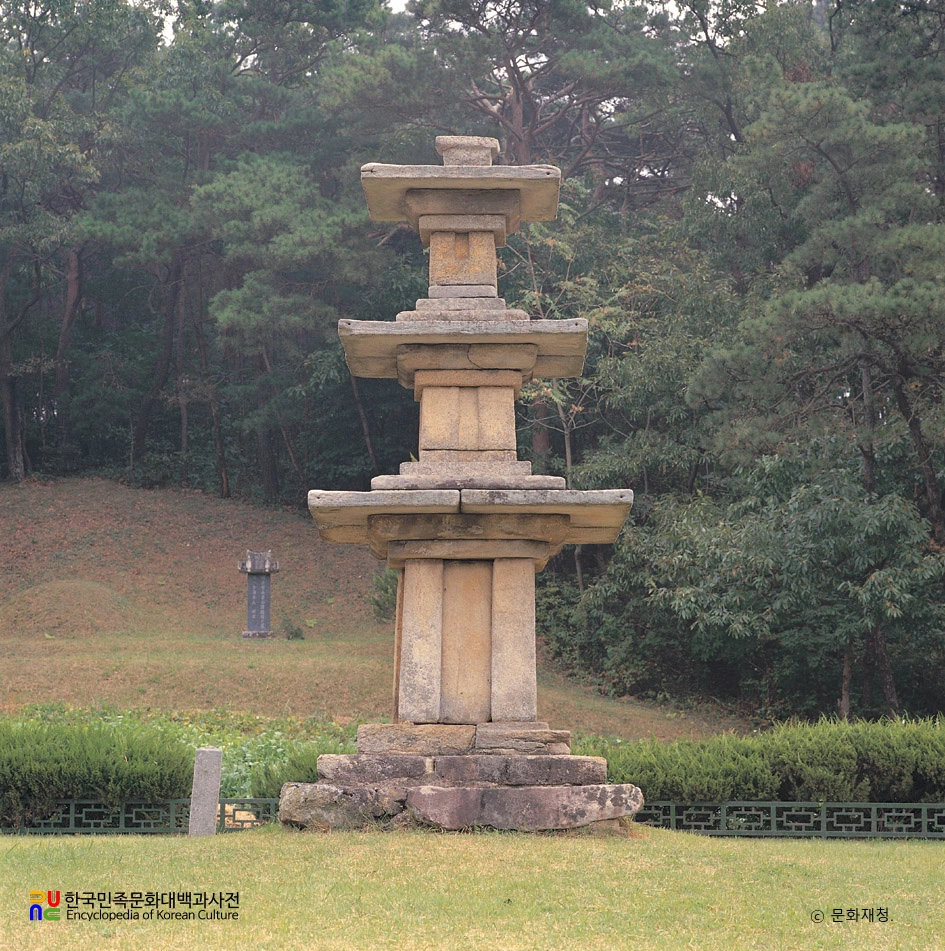 부여 장하리 삼층석탑