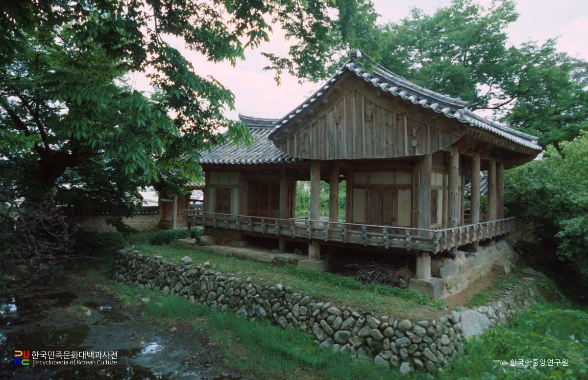 봉화 한수정 후측면