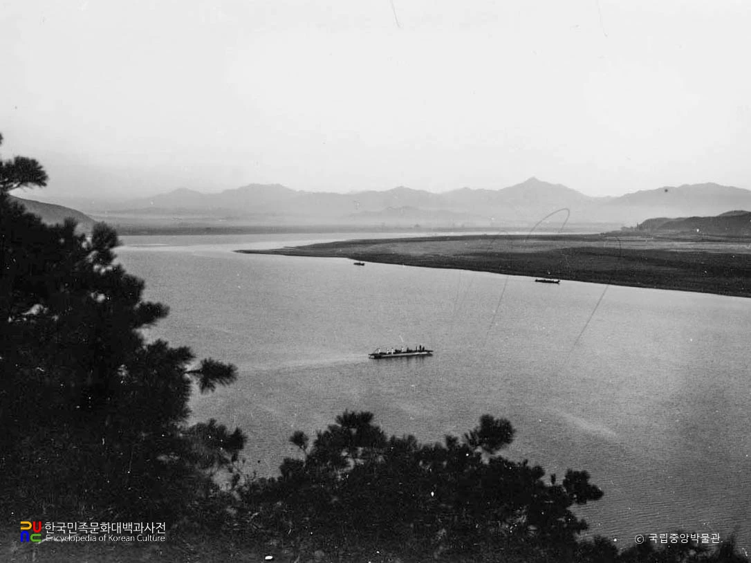 서울 강동 광장동에서 본 암사동 선사주거지