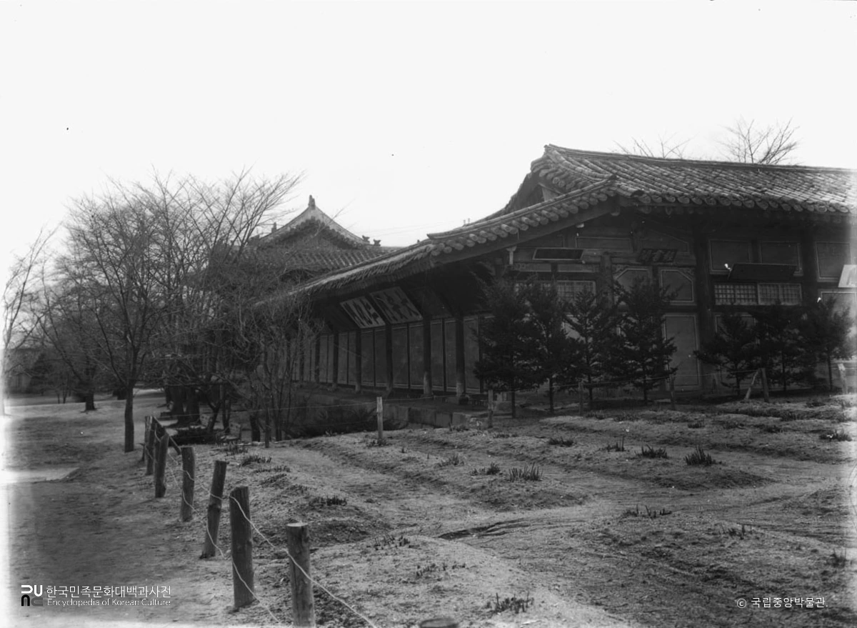 창경궁 명정문과 행각