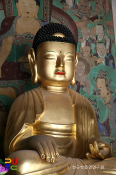 구례 화엄사 목조비로자나삼신불좌상 중 석가