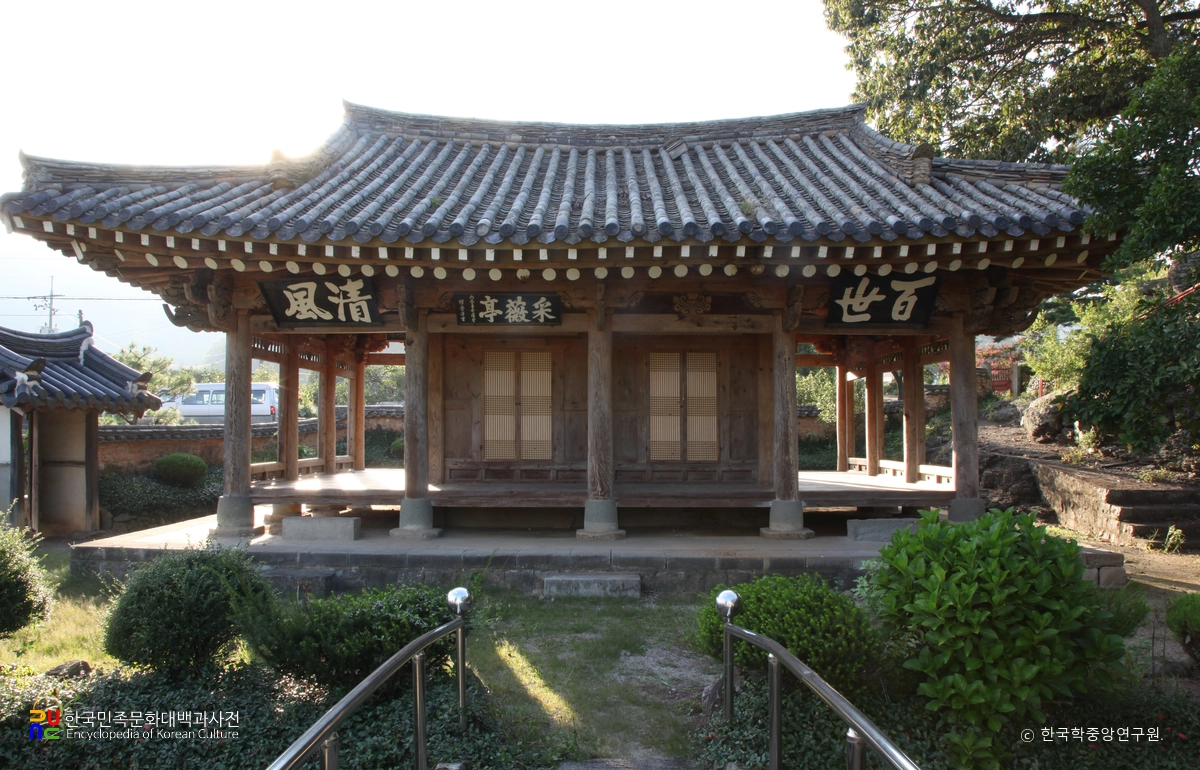 함안 생육신 조려 유적 중 채미정