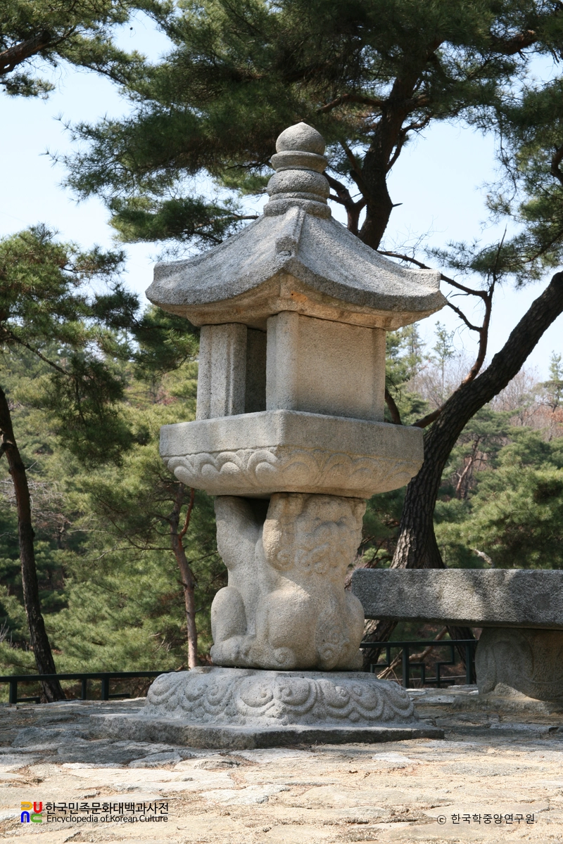 양주 회암사지 무학대사탑 앞 쌍사자 석등