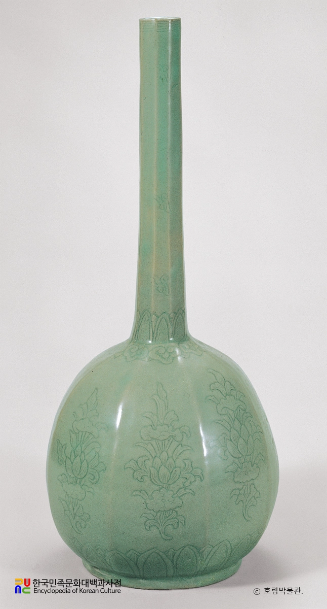 청자 음각 연화문 팔각 장경병