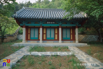 군산 옥구향교 단군성묘 정면