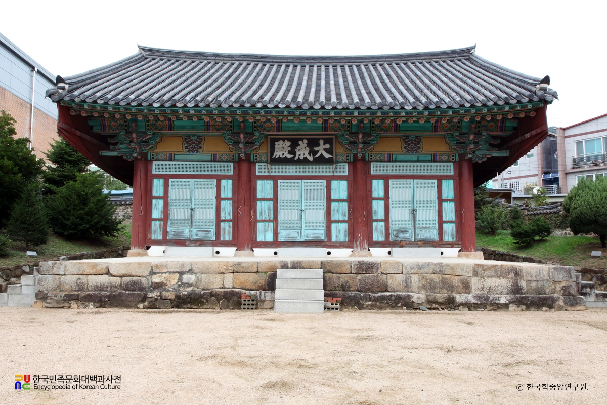 김해향교 대성전 정면