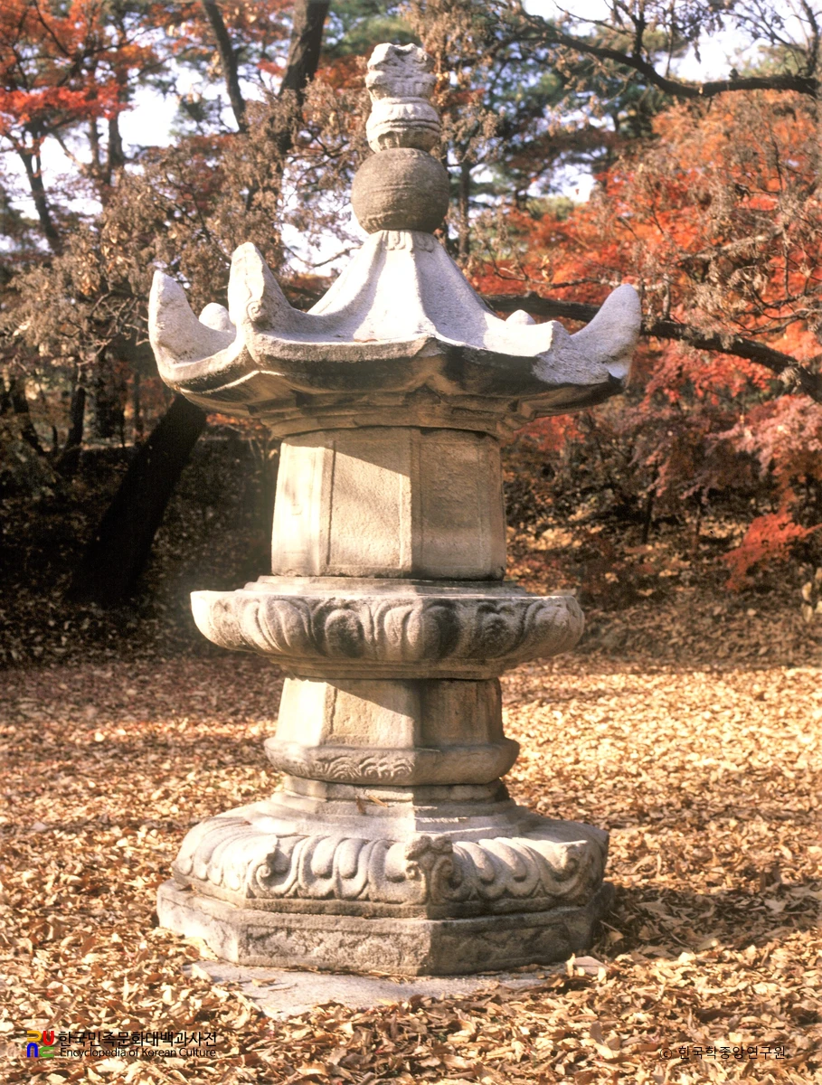 괴산 외사리 승탑 정측면