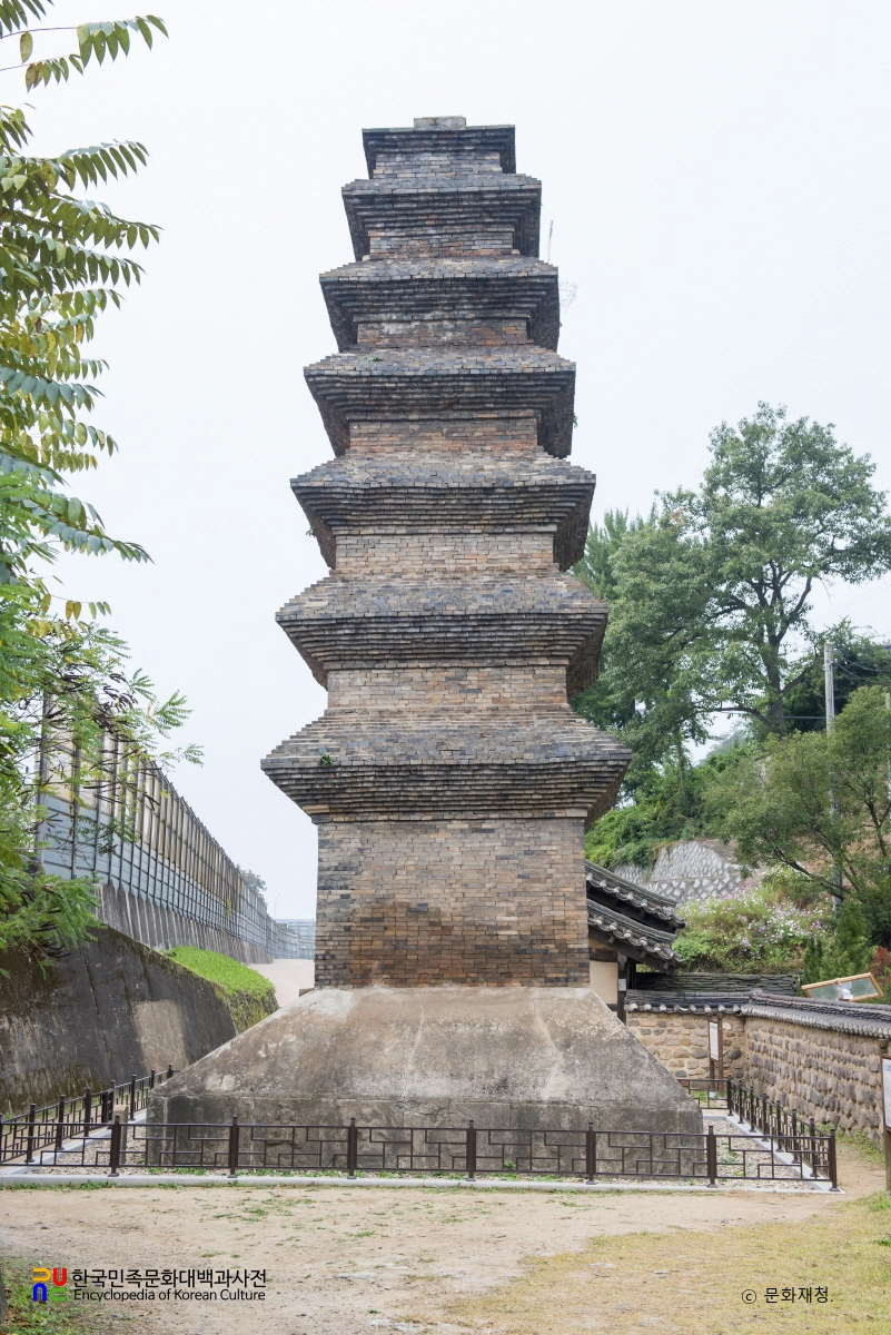 안동 법흥사지 칠층전탑 동북면