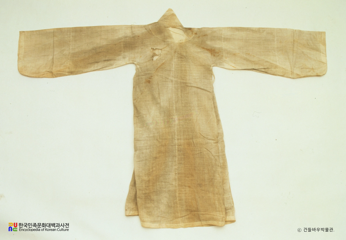 진주하씨 묘 출토 유물 중 장의