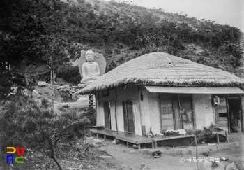 경주 남산 미륵곡 석불좌상