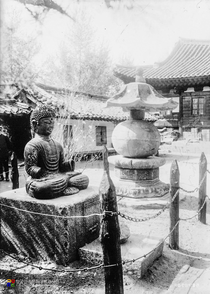 충주 정토사지 홍법국사탑과 충주 철조여래좌상