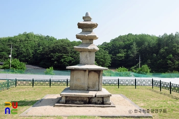 원주 흥법사지 삼층석탑