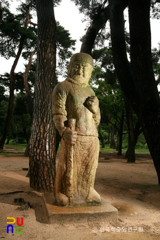 경주 괘릉석상 및 석주 일괄 중 무인상