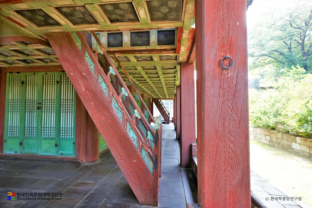 창덕궁 주합루 나무 계단