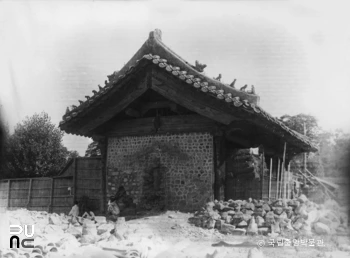서울 영희전 외문 측면