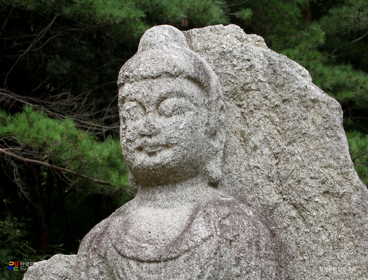 거창 농산리 석조여래입상