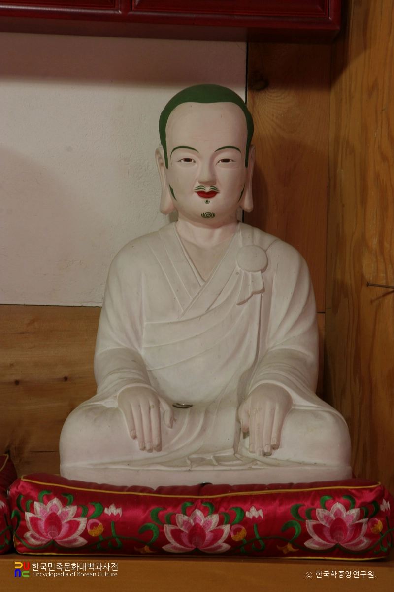 청도 덕사 영산전 석조여래삼존상 및 십육나한상