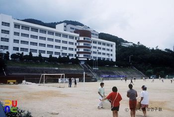 부산경상대학 전경