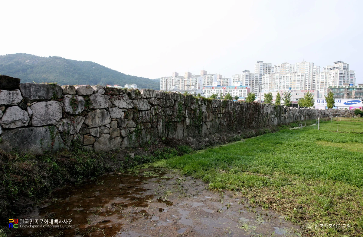 울주 언양읍성 성벽