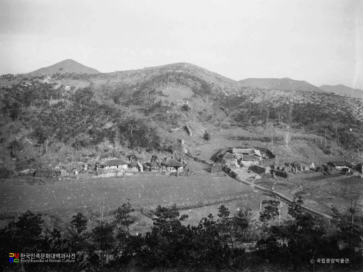 공주 송산리 1호분 전경