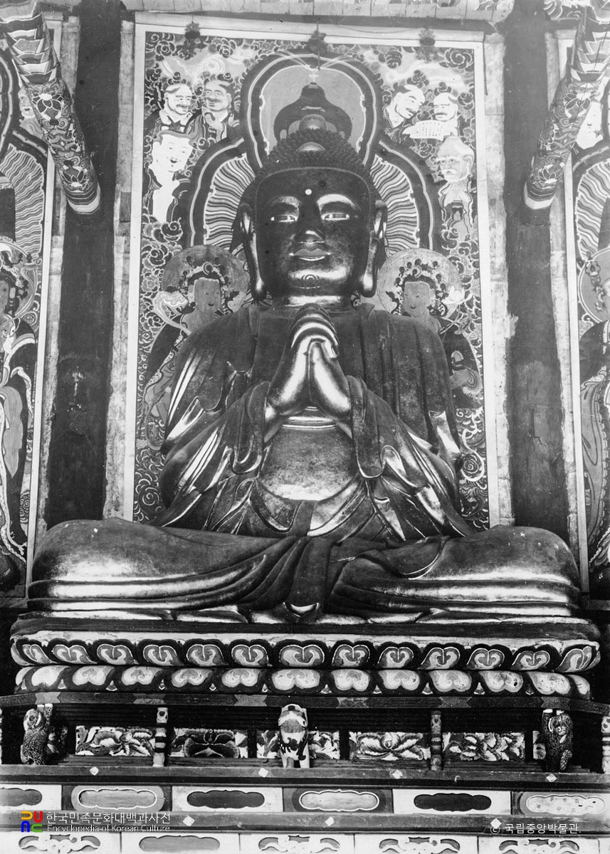 보은 법주사 대웅보전 삼존불상