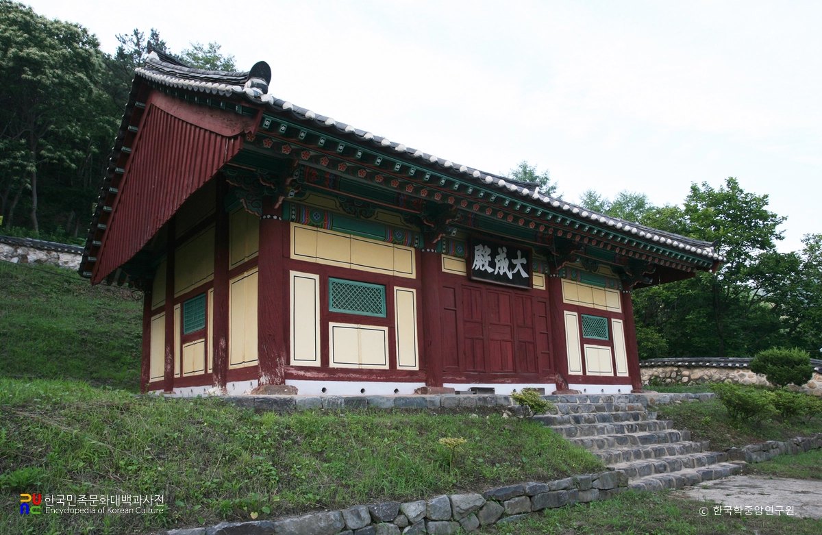 보은 회인향교 대성전 정측면