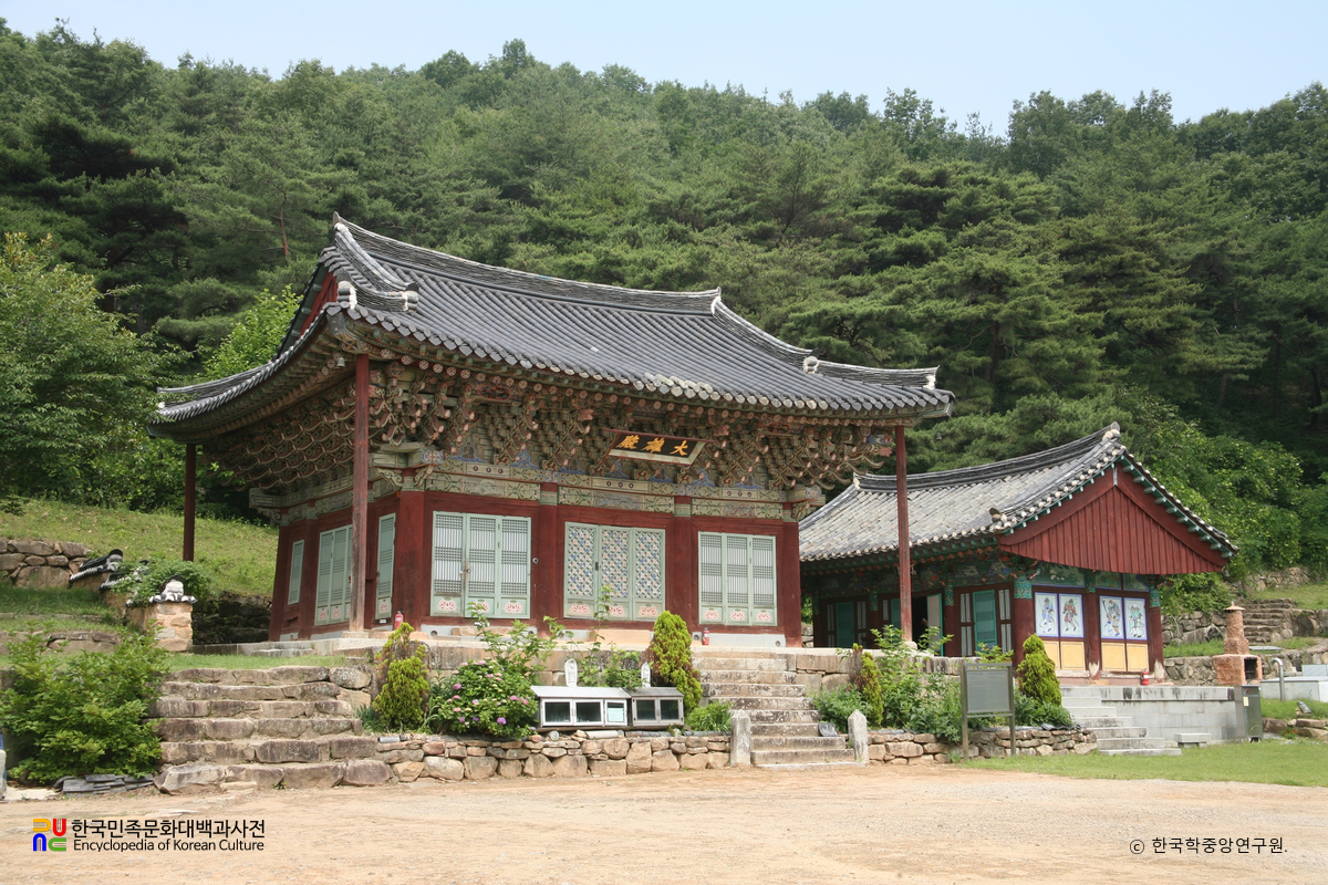 구미 대둔사 대웅전 정측면