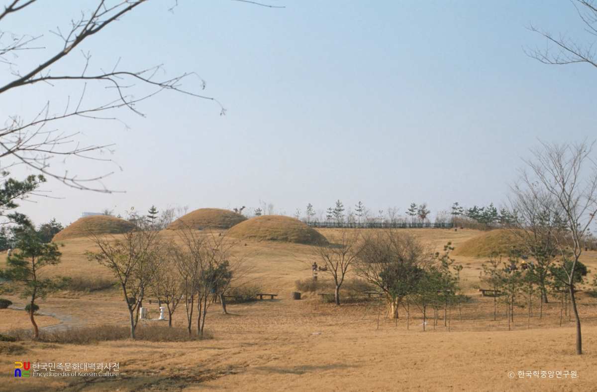 서울 방이동 고분군 서북쪽 전경