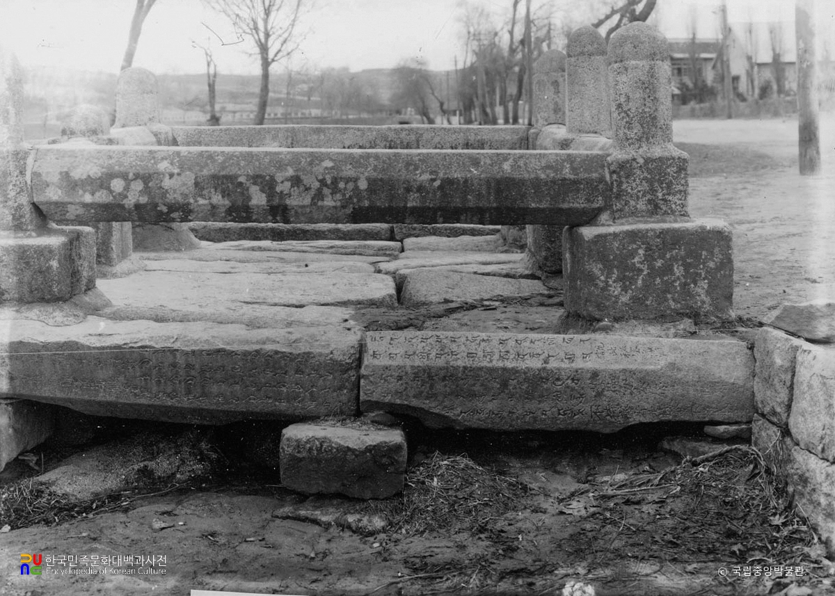 개성 선죽교 측면