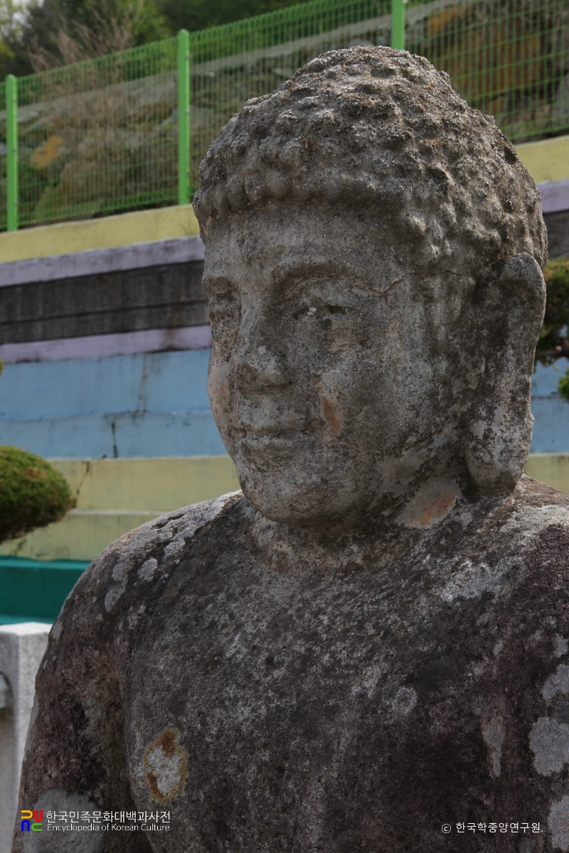 의령 중교리 석조여래좌상 상호