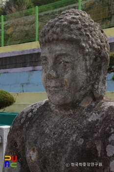 의령 중교리 석조여래좌상 상호