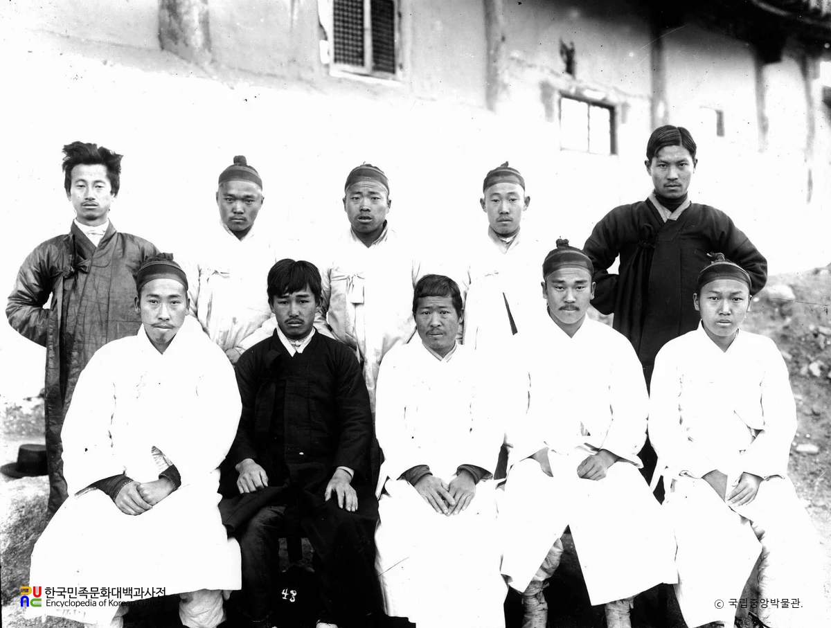 함경북도 경성군 남자들의 모습