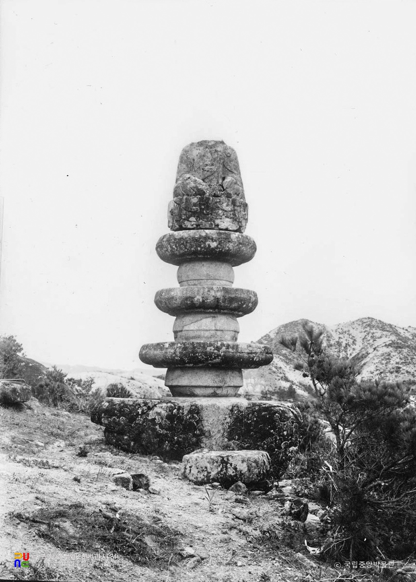 경주 남산 용장계 석조여래좌상