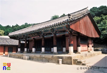 강릉슬롯 머신 조작 대성전 정측면