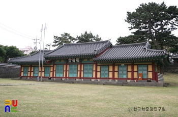 제주향교 명륜당 정측면