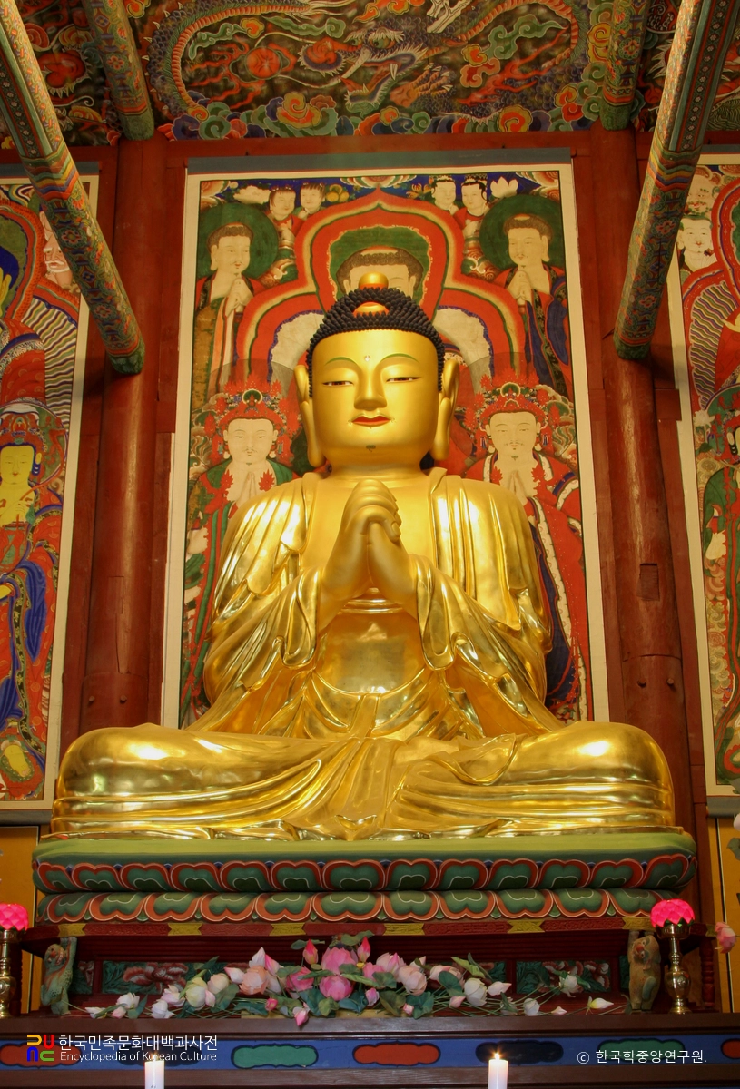 보은 법주사 소조비로자나삼존불좌상 / 비로자나불