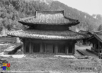 회양 장안사 사성지전 배면