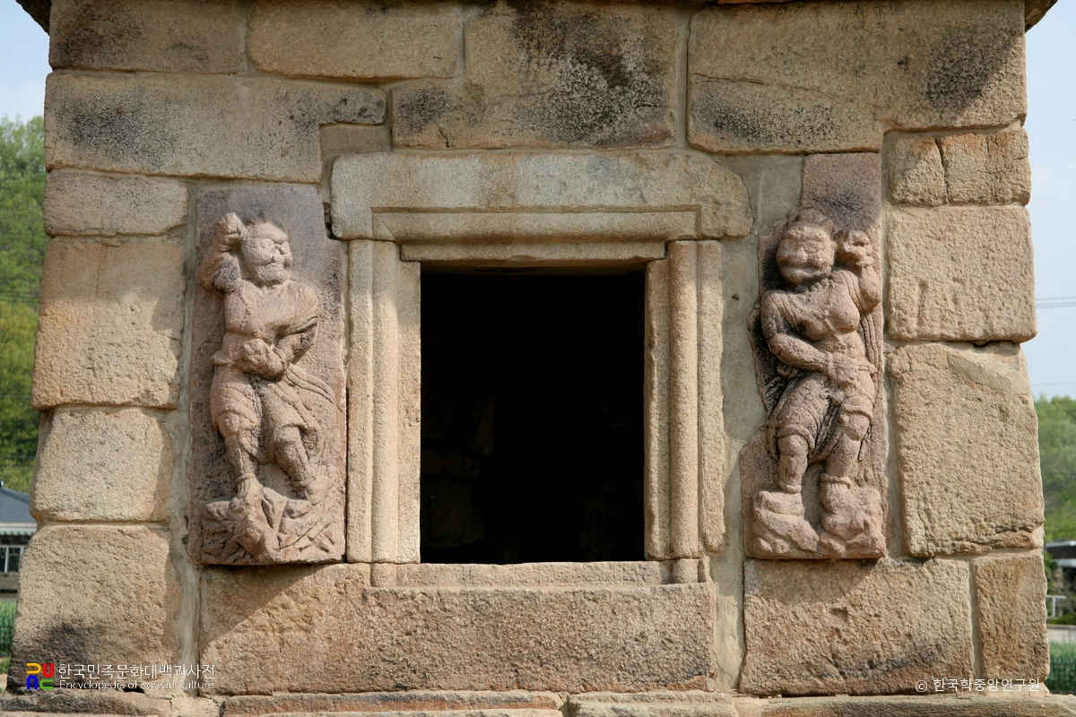 안동 조탑리 오층전탑 인왕상