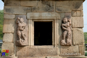 안동 조탑리 오층전탑 인왕상